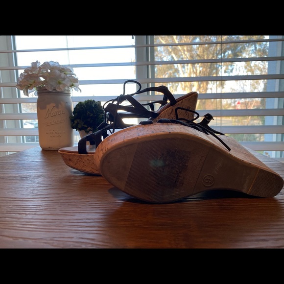 Black wedges - Picture 2 of 2